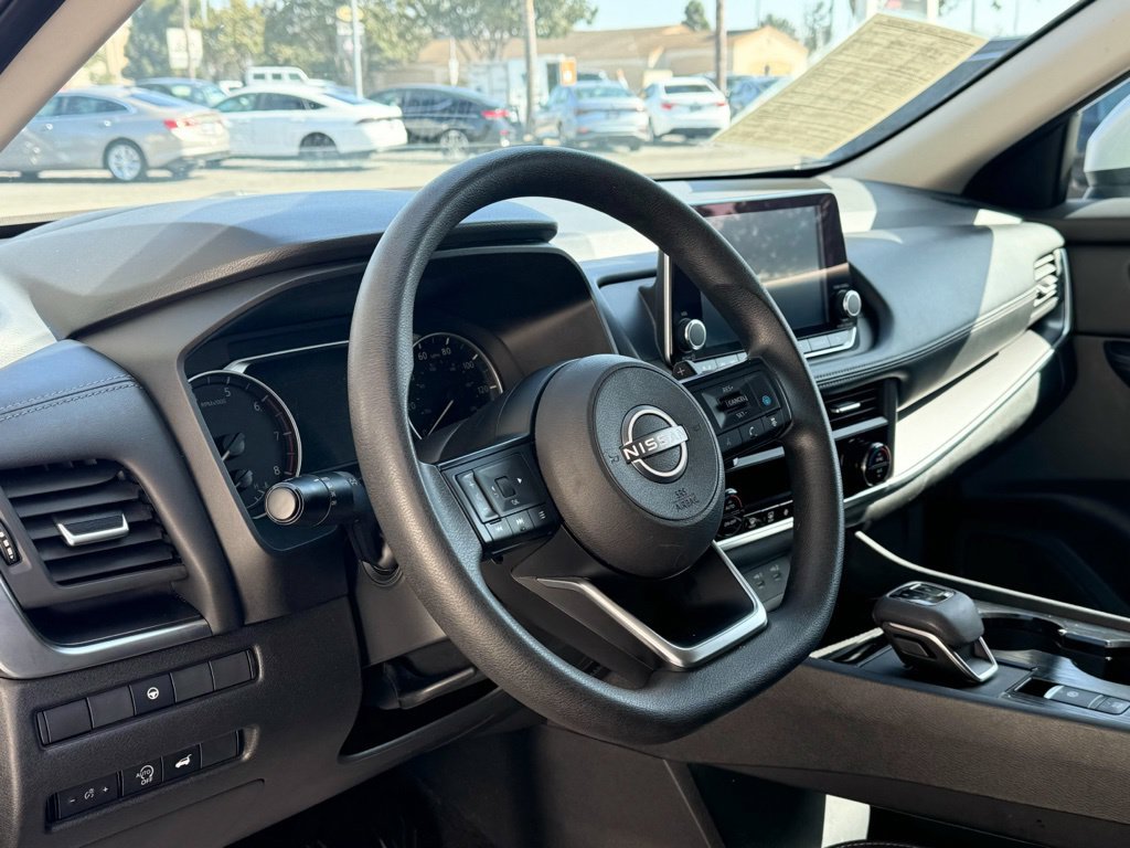 Used 2024 Nissan Rogue SV AWD/4WD image 10