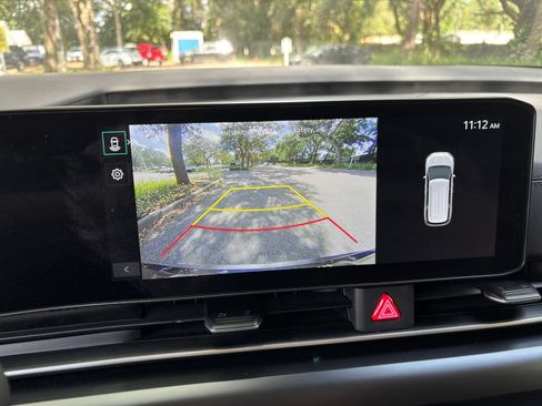 Used 2026 Kia Carnival FWD image 27