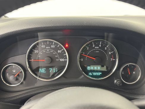 Used 2017 Jeep Wrangler Unlimited Rubicon w/ Connectivity Group AWD/4WD image 15
