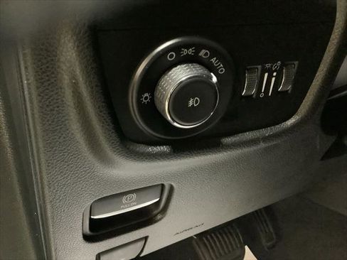 Certified 2023 Jeep Grand Cherokee Limited AWD/4WD image 23