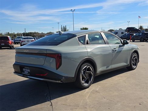 New 2025 Kia K4 EX image 8