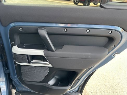 Used 2023 Land Rover Defender 110 S image 30