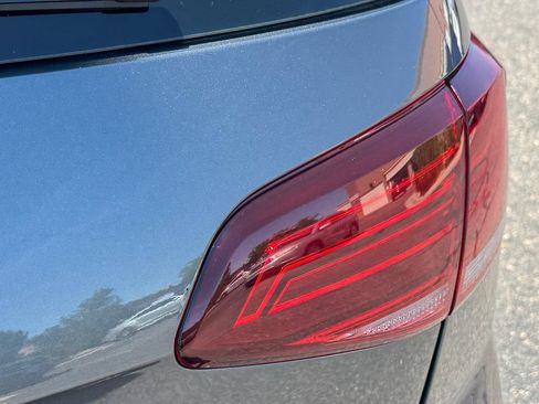 Used 2019 Volkswagen Golf R 4-Door AWD/4WD image 9