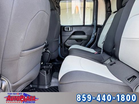 Used 2025 Jeep Gladiator Mojave w/ Convenience Group AWD/4WD image 36