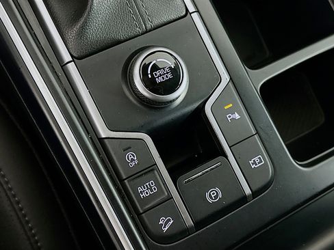 Used 2024 Kia Sorento S image 26