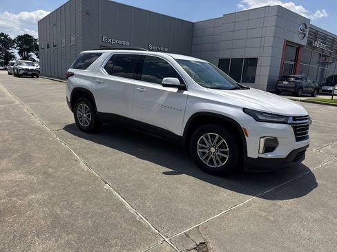 Used 2023 Chevrolet Traverse LT FWD image 12