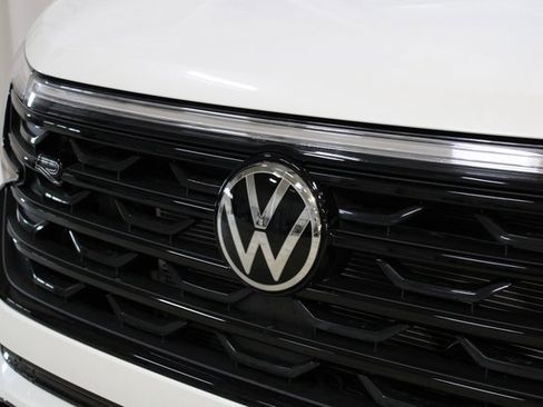 New 2026 Volkswagen Atlas Cross Sport SEL R-Line image 32