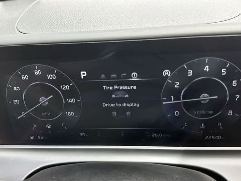 Used 2024 Kia Seltos EX FWD image 21