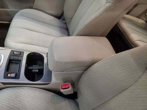 Used 2010 Subaru Legacy 2.5i Premium image 27