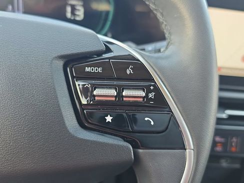 Used 2023 Kia Niro EX FWD image 21