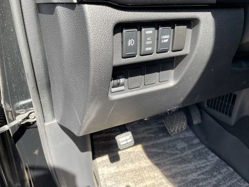 Used 2019 Nissan Titan SL w/ Midnight Edition AWD/4WD image 12