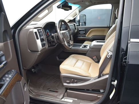 Used 2019 GMC Sierra 2500 Denali w/ Duramax Plus Package image 6