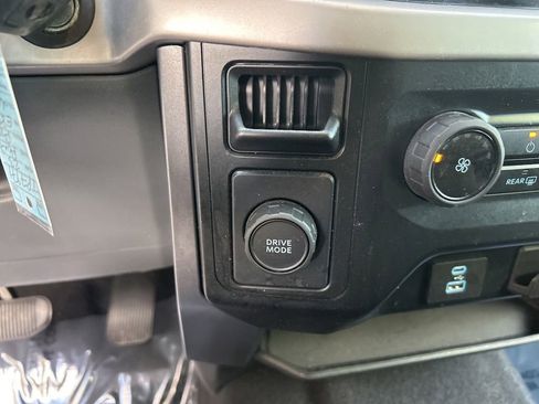 Used 2023 Ford F150 XLT RWD image 46