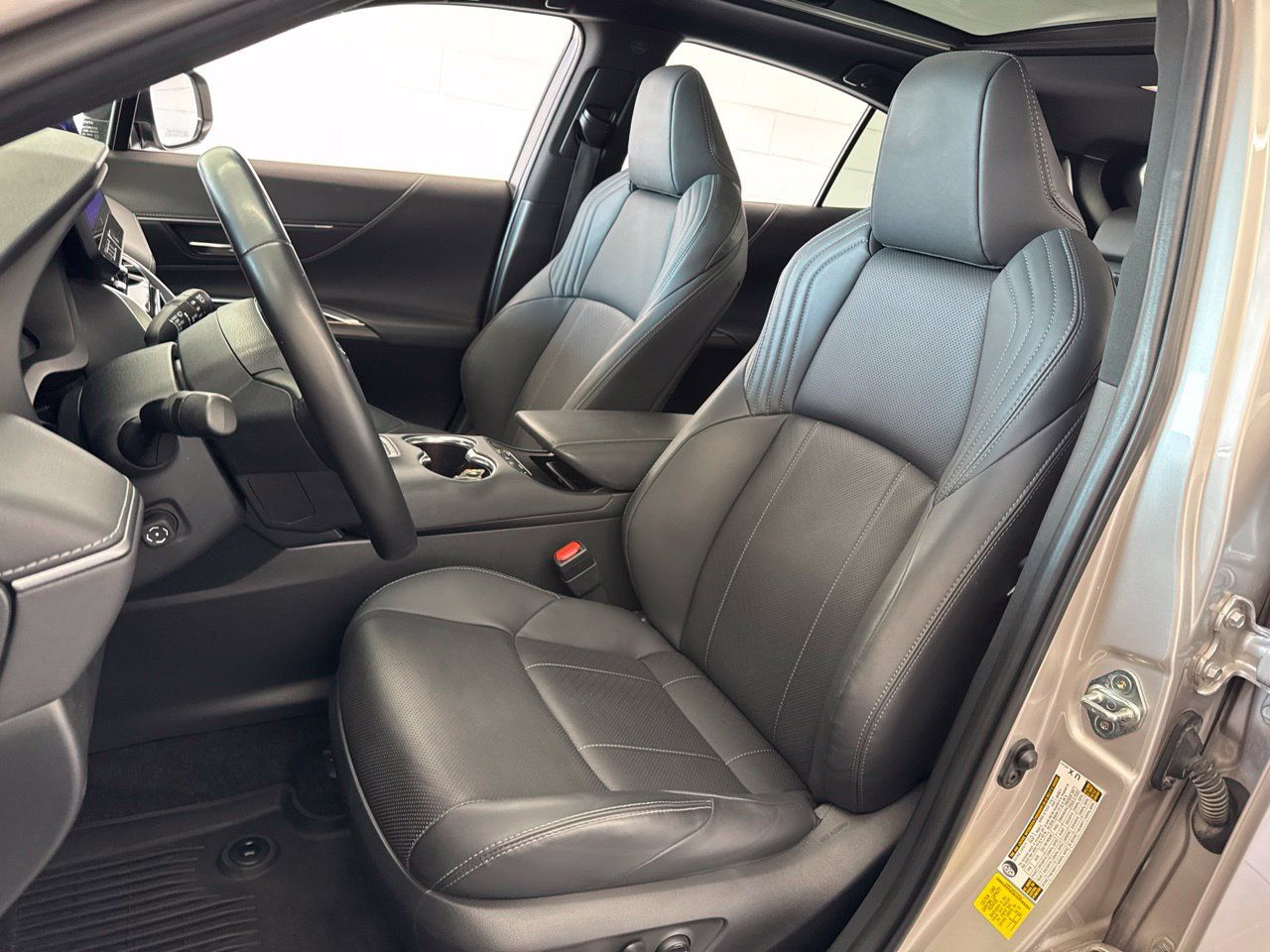 Used 2024 Toyota Venza Limited AWD/4WD image 15