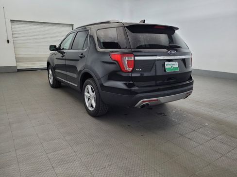 Used 2017 Ford Explorer XLT w/ Equipment Group 201A AWD/4WD image 5