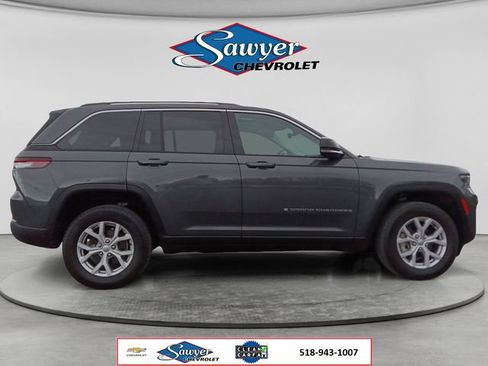 Used 2022 Jeep Grand Cherokee Limited AWD/4WD image 6
