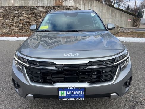 Certified 2025 Kia Seltos SX w/ SX Sunroof Package image 7