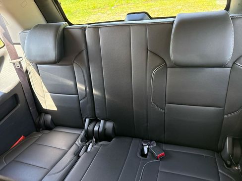 Used 2017 GMC Yukon SLT AWD/4WD image 23