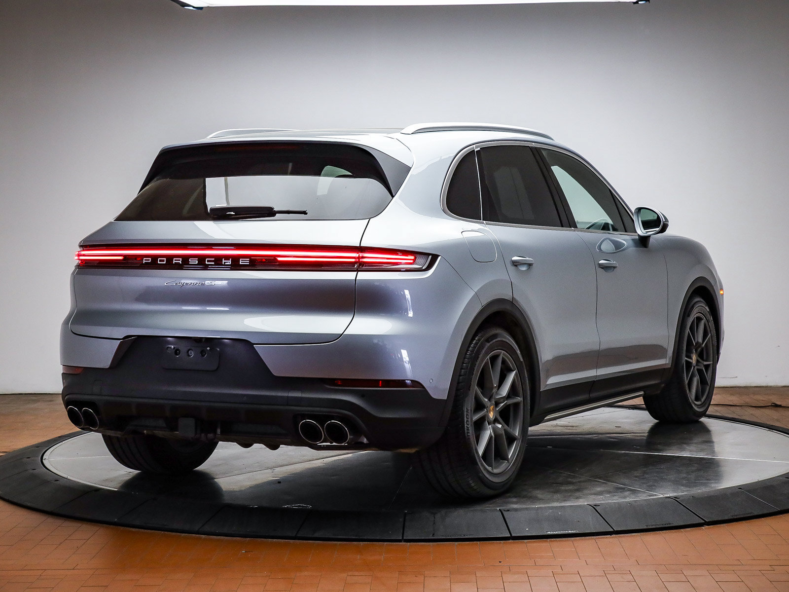 Certified 2025 Porsche Cayenne S AWD/4WD image 45
