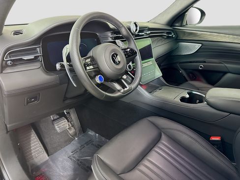 Used 2025 Maserati Grecale GT AWD/4WD image 23