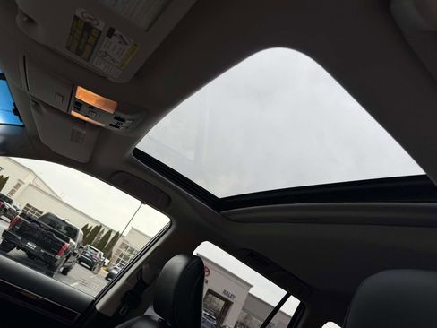 Used 2015 Lexus GX 460 w/ Premium Package image 19