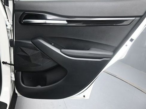 Used 2025 Kia Seltos S FWD image 25