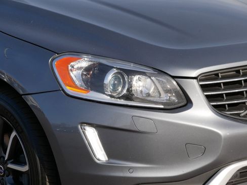 Used 2017 Volvo XC60 T6 Dynamic w/ Preferred Option Package image 16