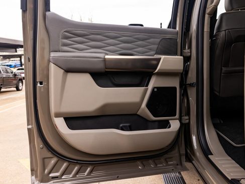 Used 2026 Ford F250 Platinum w/ Platinum Plus Package image 35