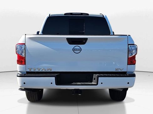 Used 2024 Nissan Titan SV w/ SV Convenience Package image 6