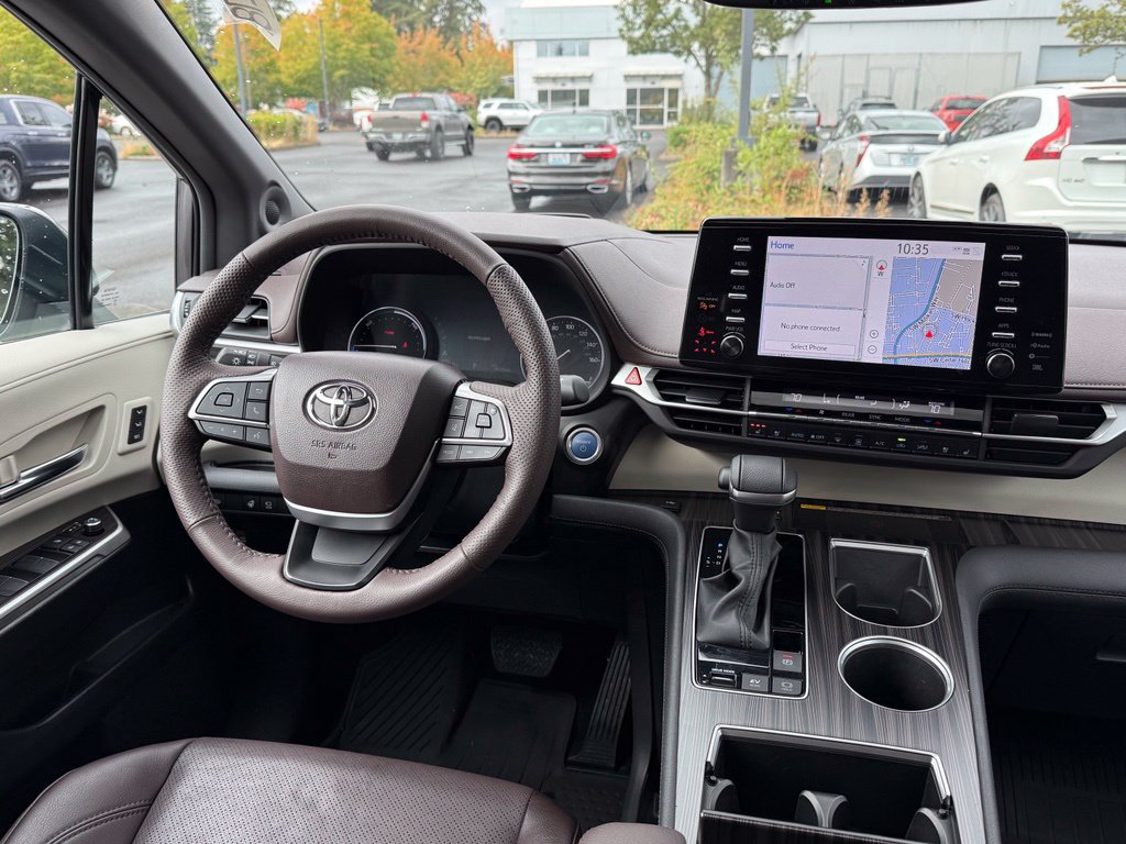 Used 2024 Toyota Sienna Platinum AWD/4WD image 28