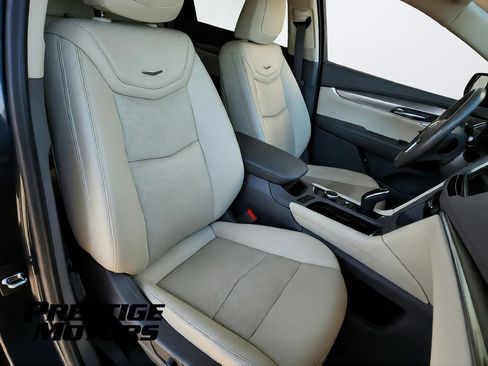 Used 2020 Cadillac XT5 Premium Luxury AWD/4WD image 28