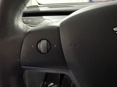 Used 2021 Tesla Model Y 2WD image 18