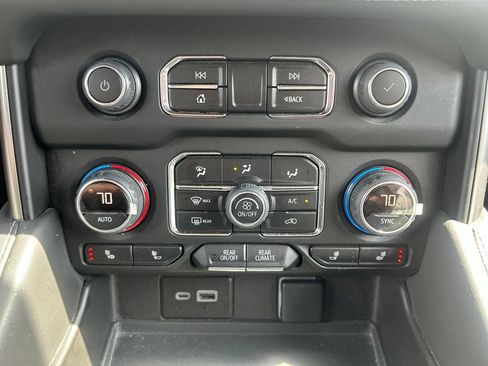 Used 2023 Chevrolet Tahoe LT w/ Luxury Package AWD/4WD image 31