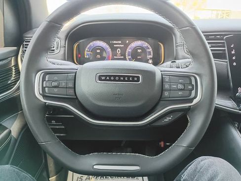 Used 2023 Jeep Wagoneer 4WD w/ Premium Group I image 12