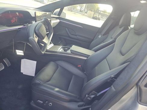 Used 2025 Tesla Model X Plaid image 3