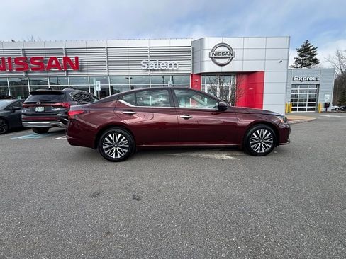 Used 2023 Nissan Altima 2.5 SV w/ SV Premium Package image 19