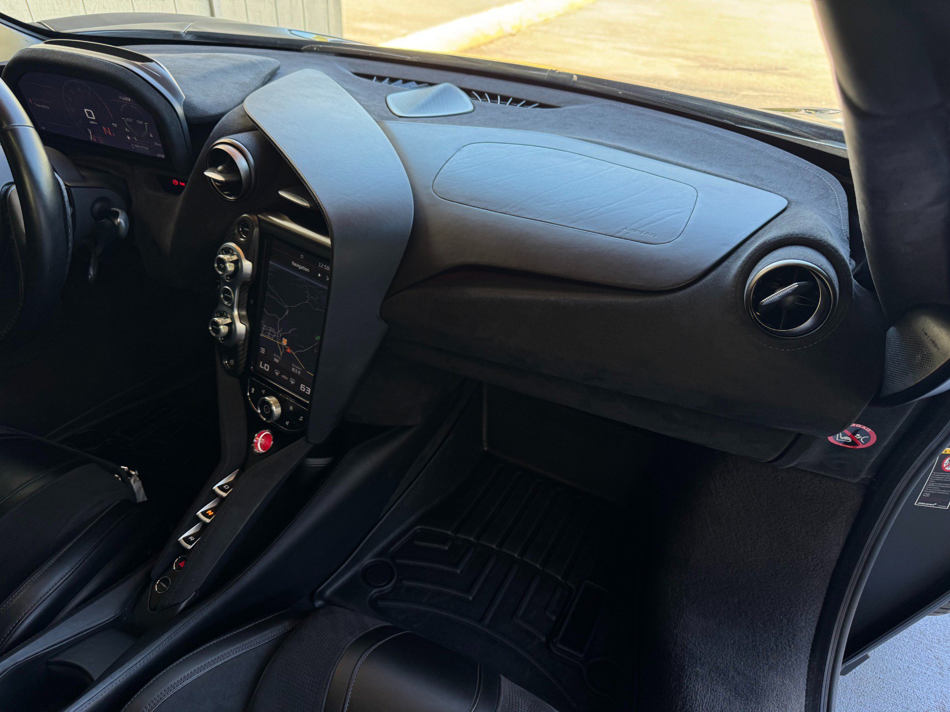 Used 2019 McLaren 720S Performance RWD image 33