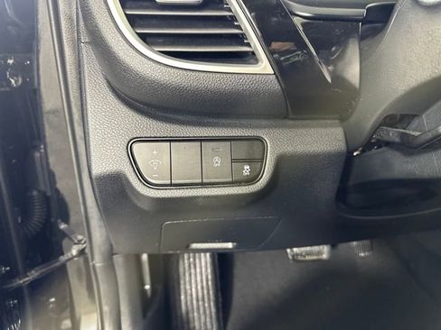 Used 2025 Kia Seltos S image 19