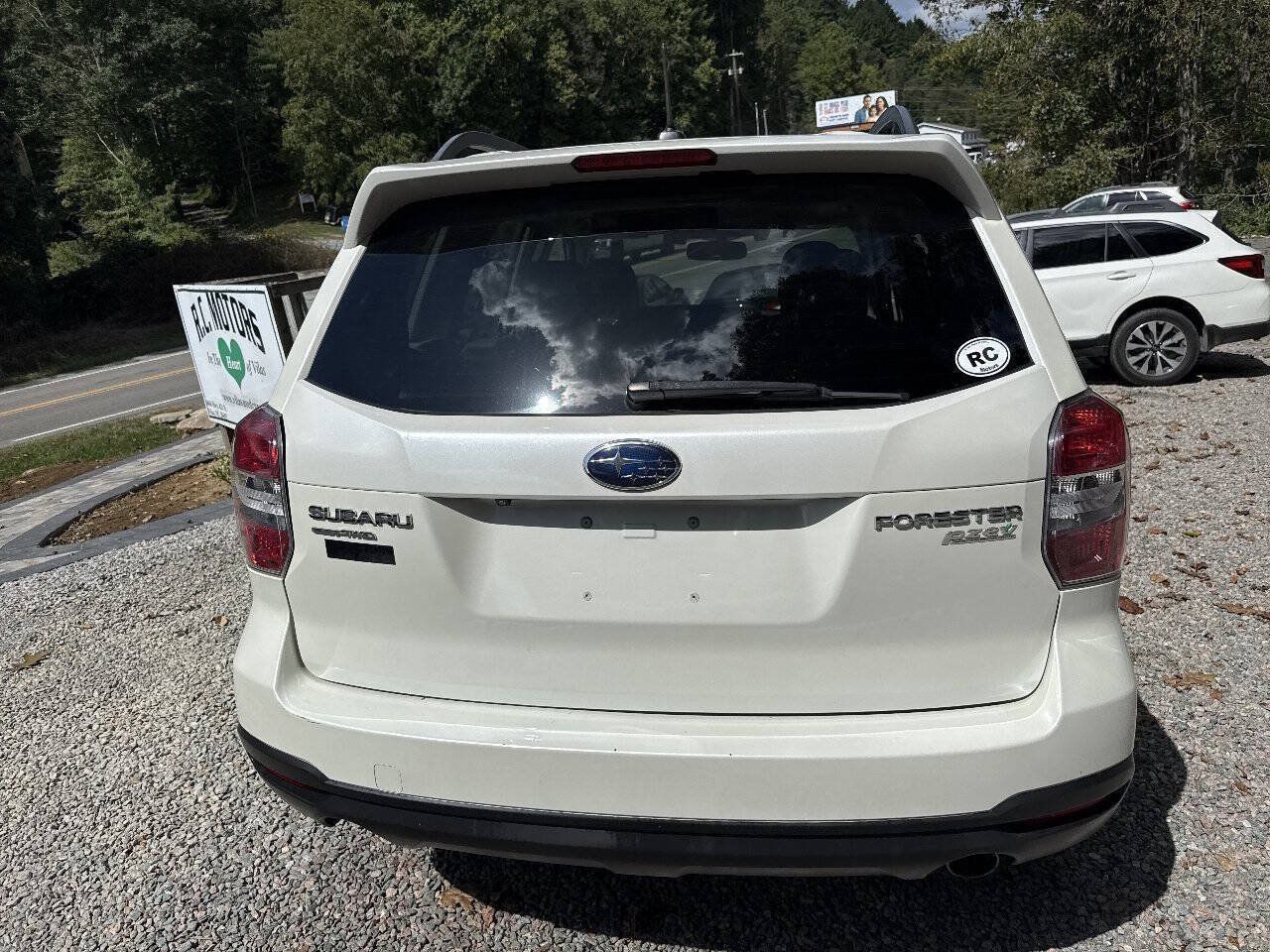Used 2015 Subaru Forester 2.5i Touring w/ Eyesight & Navigation System AWD/4WD image 4