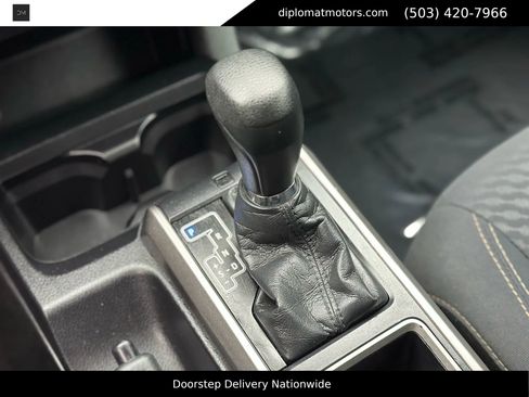 Used 2021 Toyota Tacoma SR5 w/ Trail Edition image 26