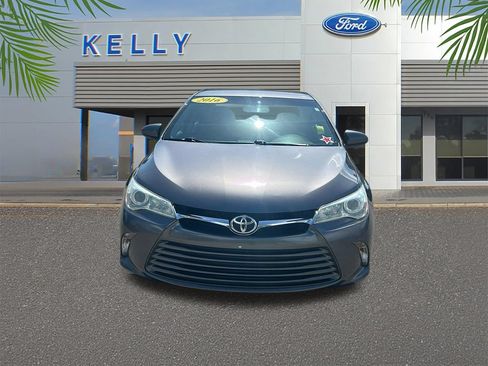 Used 2016 Toyota Camry LE FWD image 2