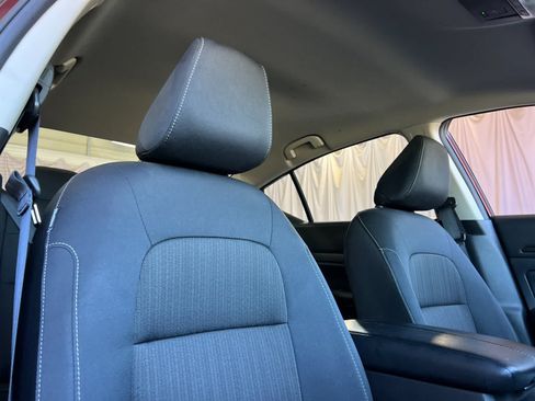 Used 2025 Nissan Altima 2.5 SV FWD image 17