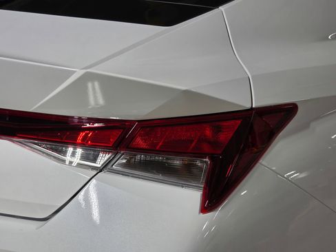 New 2026 Hyundai Elantra SE image 12