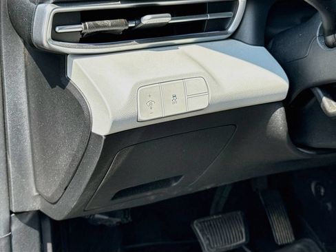 Used 2024 Hyundai Elantra Limited FWD image 10