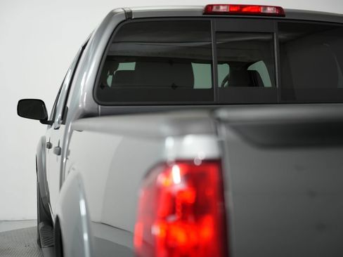 Used 2021 Nissan Frontier SV w/ Midnight Edition Floor Mats image 55