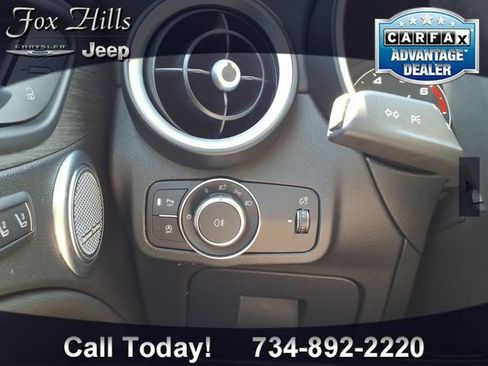 Used 2023 Alfa Romeo Stelvio Ti AWD/4WD image 16