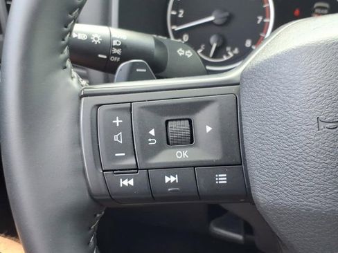 Used 2025 Nissan Rogue SV AWD/4WD image 22