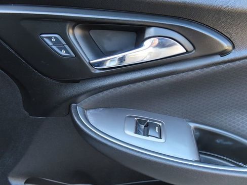 Used 2016 Chevrolet Malibu LT image 34