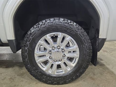 Used 2023 GMC Sierra 2500 Denali w/ Denali Ultimate Package image 33