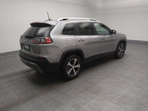 Used 2019 Jeep Cherokee Limited w/ Luxury Group FWD image 10